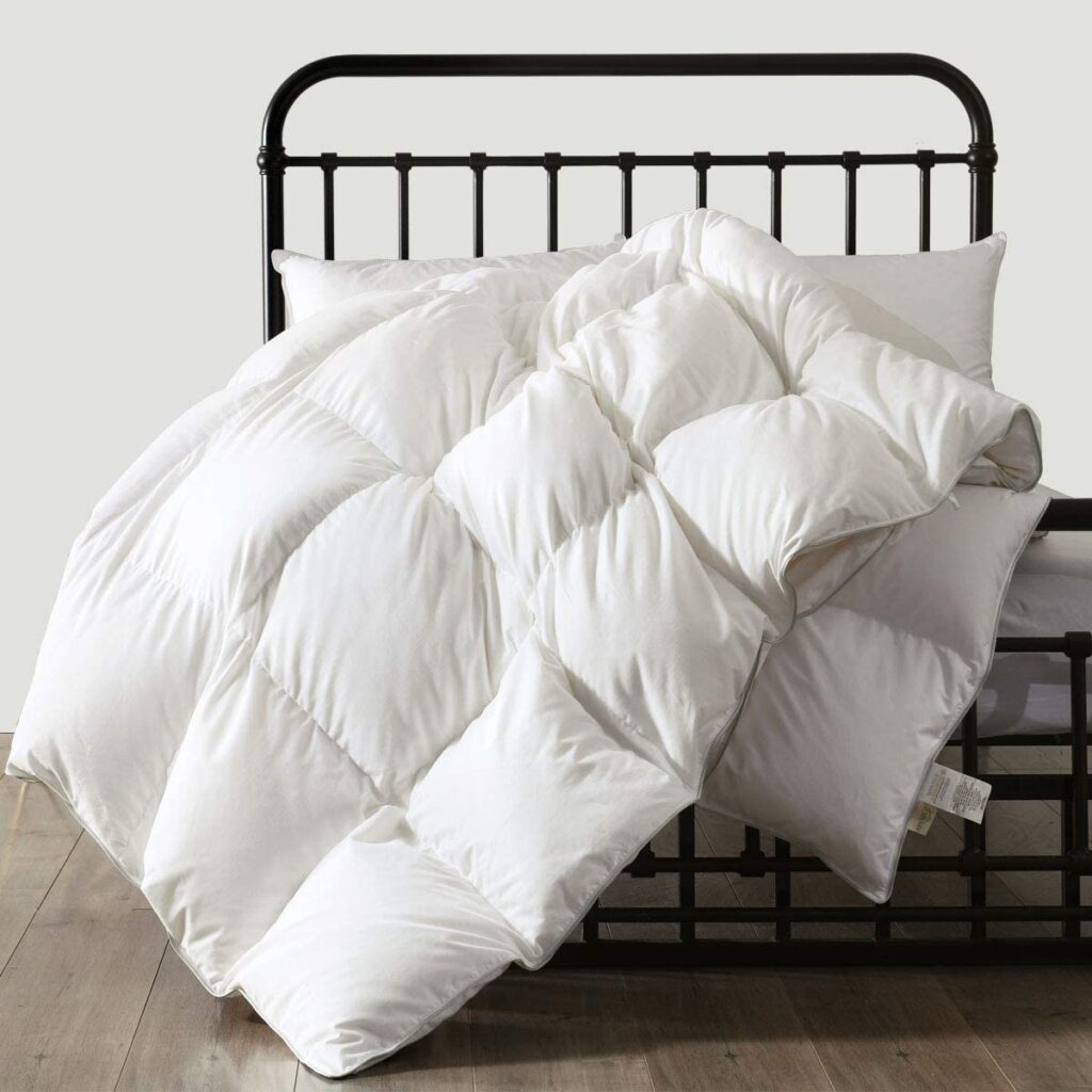 APSMILE Luxurious King Goose Feathers Down Comforter