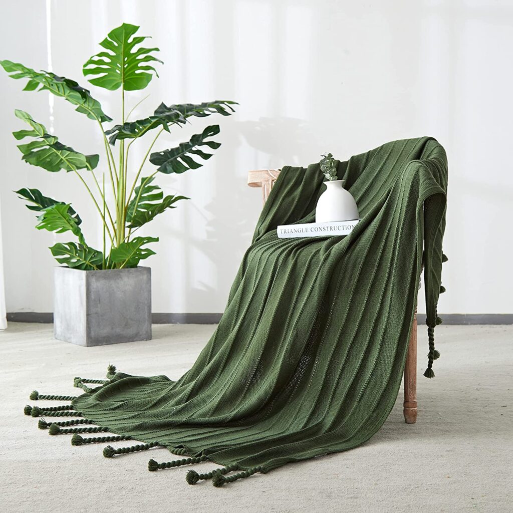 Koreyoshi Emerald Green Cable Knit Throw Blanket
