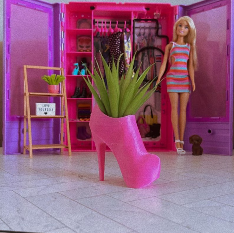 Barbiecore Airplant Holder