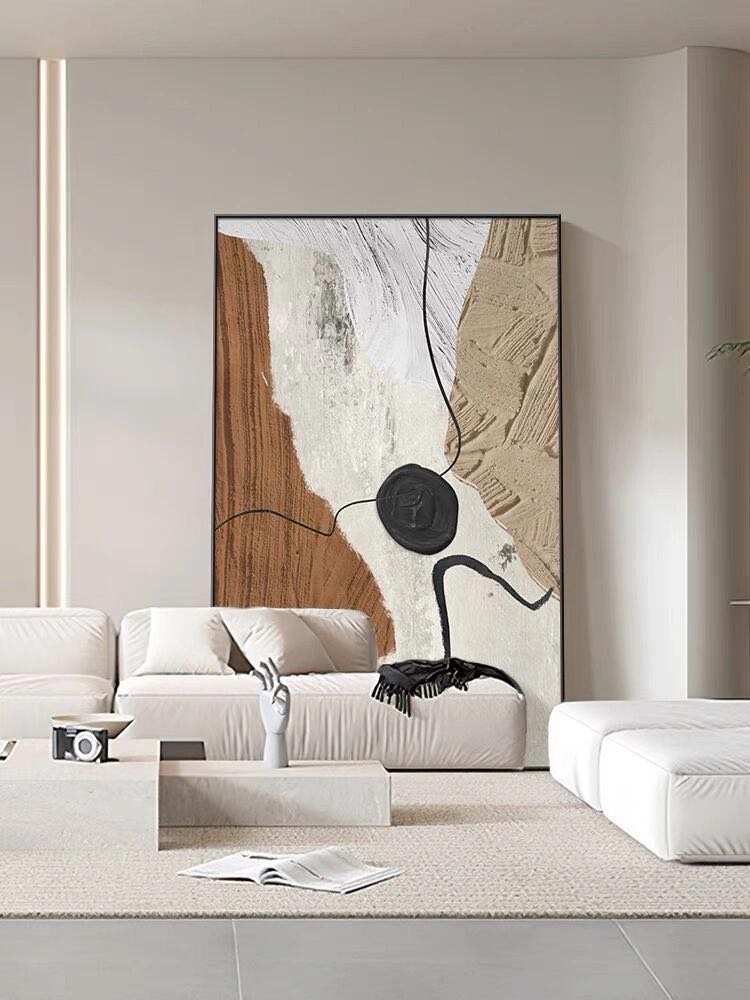 Living Room Wall Decor—An Oversized Abstract Portrait in a Living Room